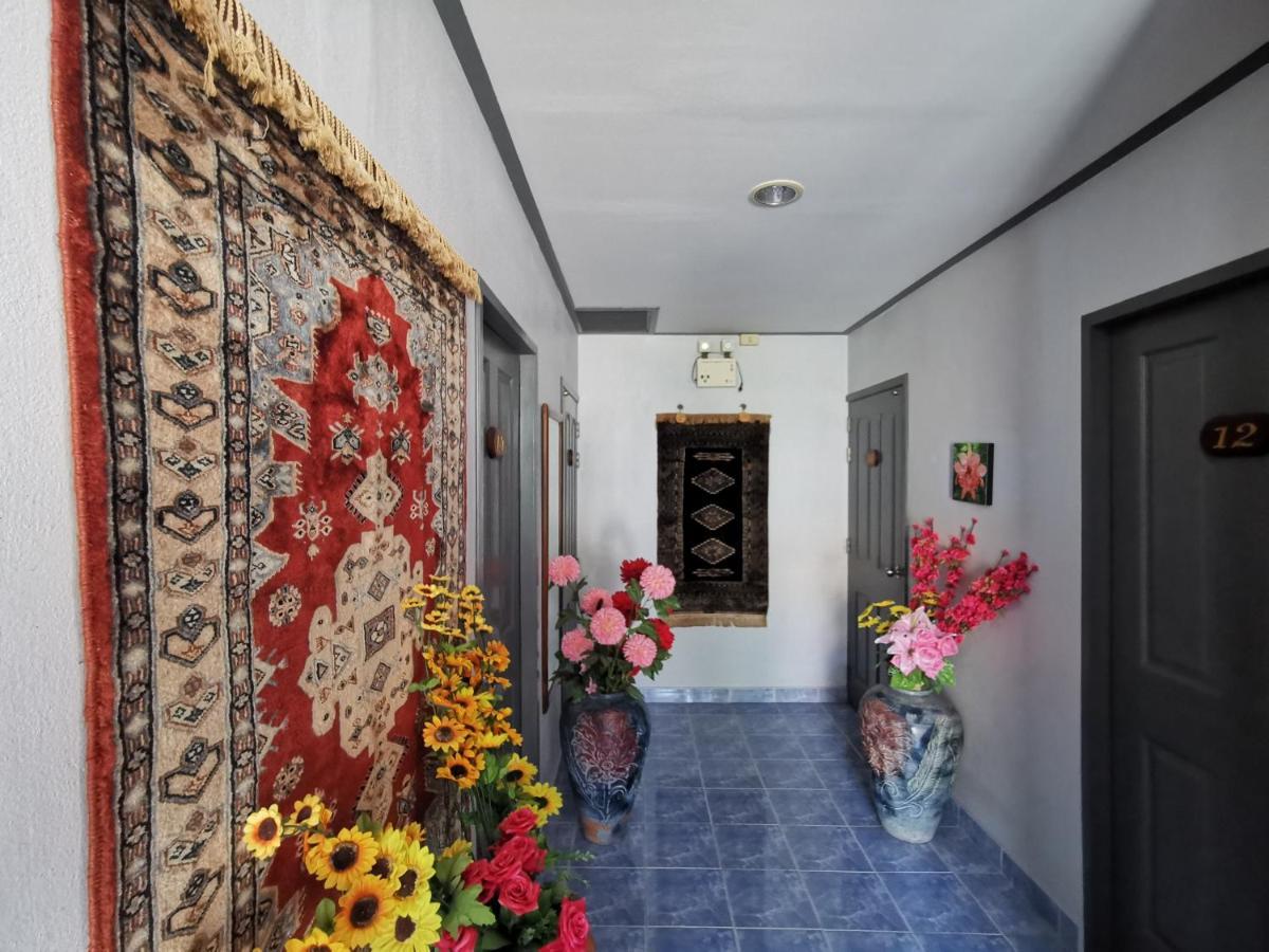 Samiya Guesthouse Bangsaen Eksteriør billede